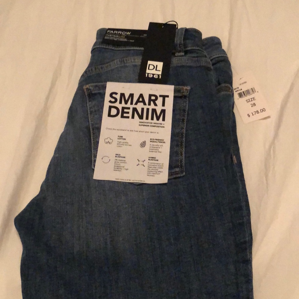 DL1961 brand skinny high waisted Smart denim.